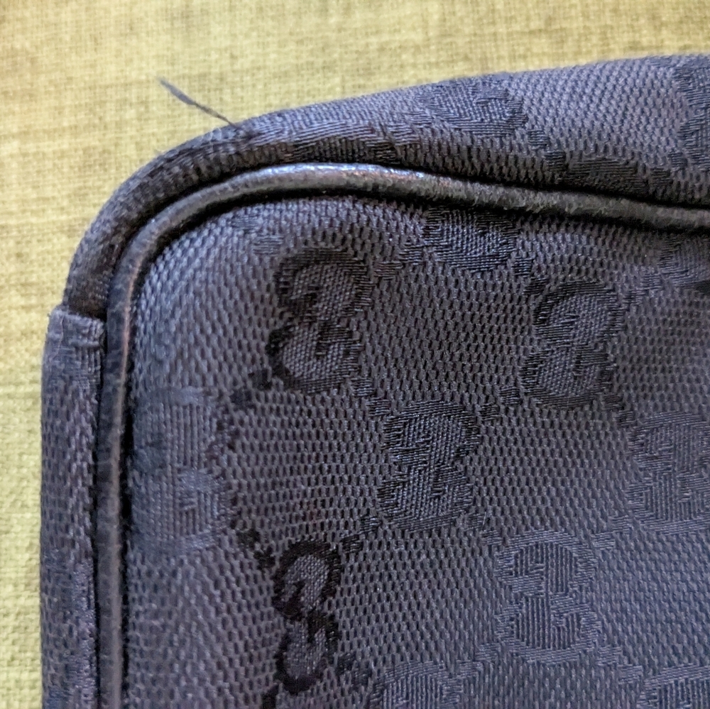 Authentic Gucci Black Messenger Bag with Adjustable Strap and Leather Trim - Picture 13 of 16